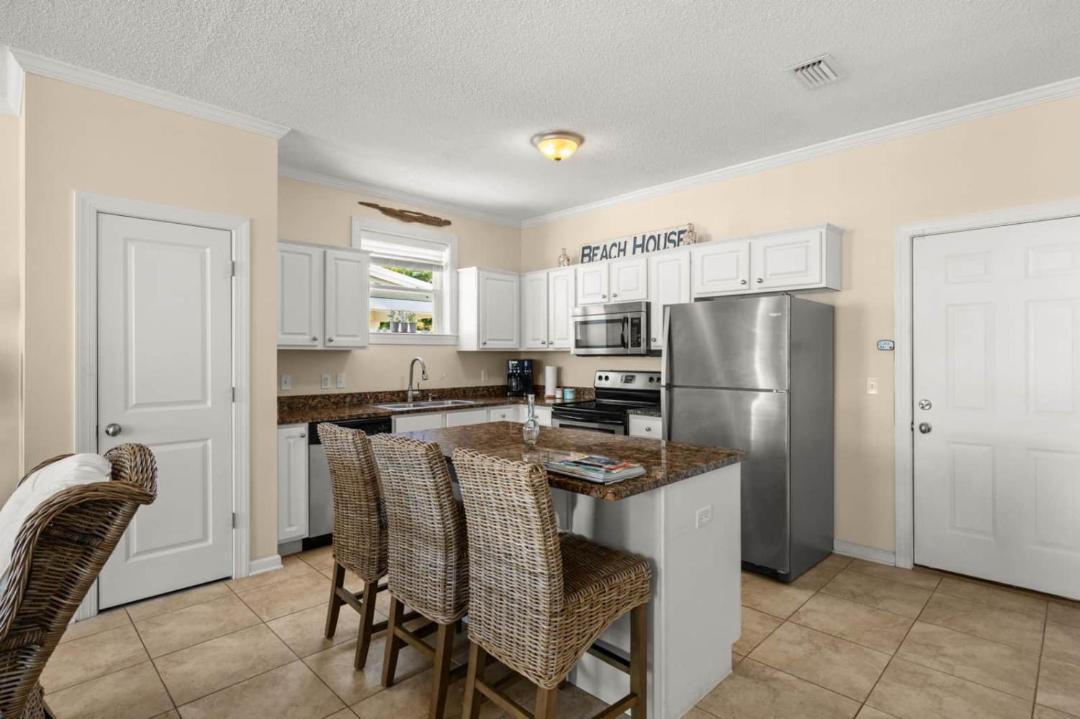 Photo of Kitchen in Laguna Beach Estates
