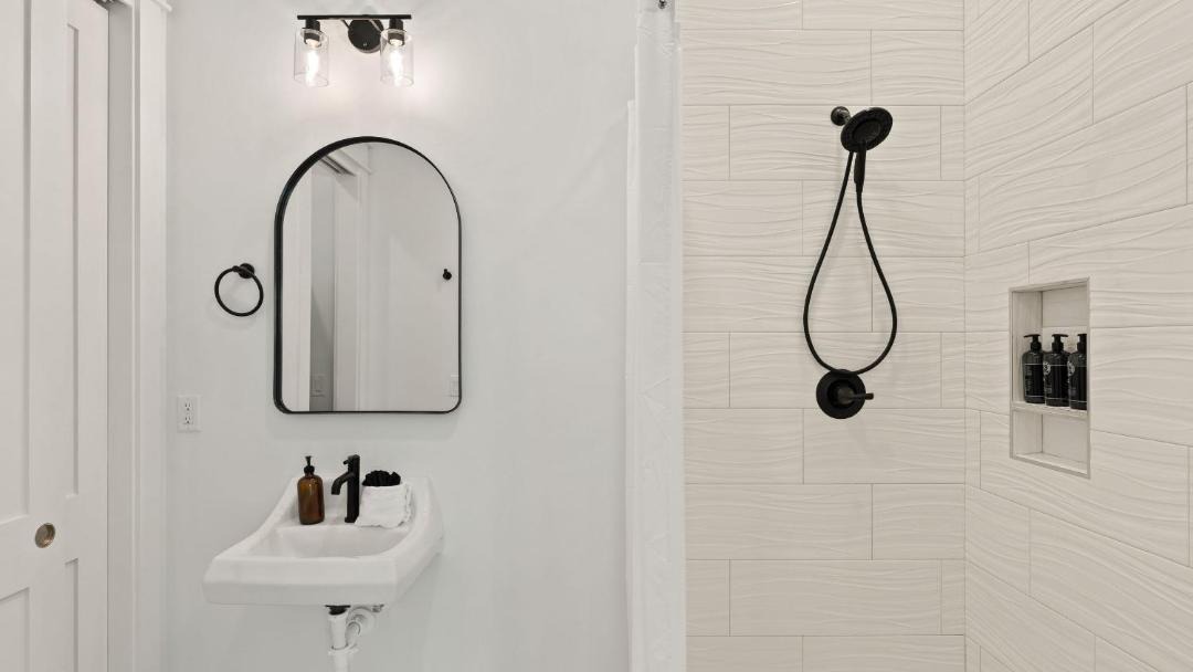 Photo of Bathroom in Gulfview Heights