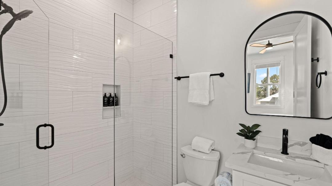 Photo of Bathroom in Gulfview Heights