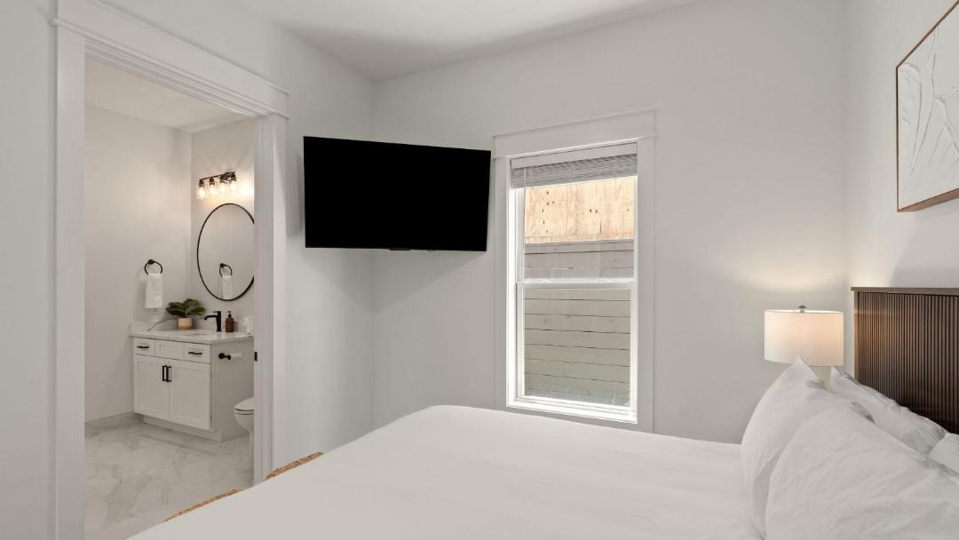 Photo of Bedroom in Gulfview Heights