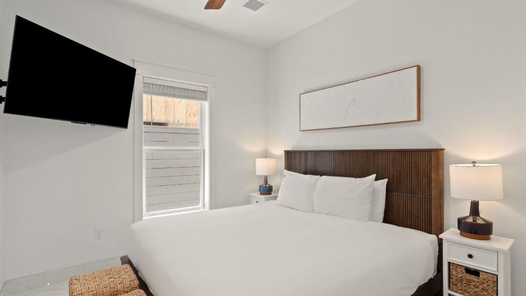 Photo of Bedroom in Gulfview Heights