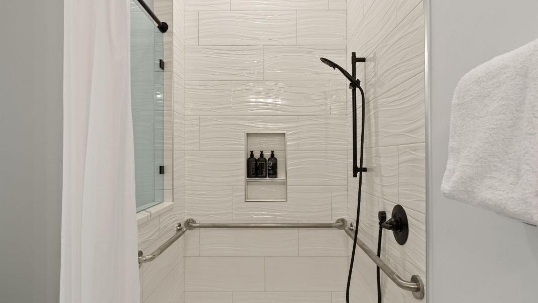 Photo of Bathroom in Gulfview Heights