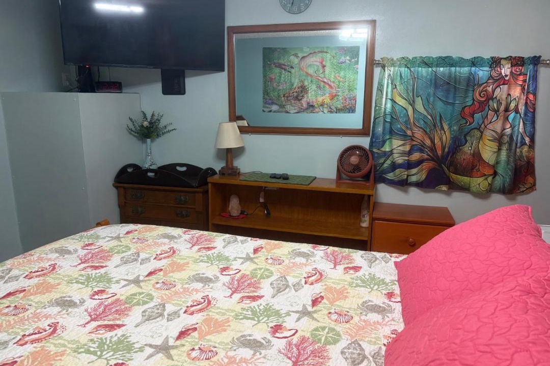 Photo of Bedroom in Weeki Wachee Gardens