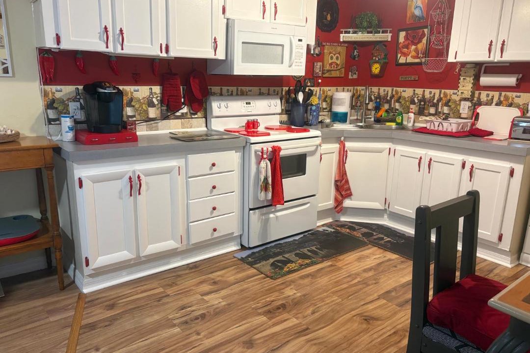 Photo of Kitchen in Weeki Wachee Gardens