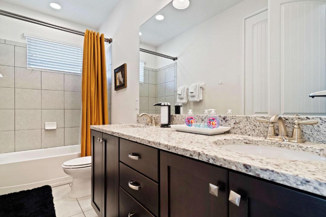 Photo of Bathroom in Bay Lake