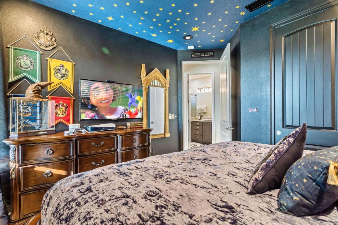 Photo of Bedroom in Bay Lake