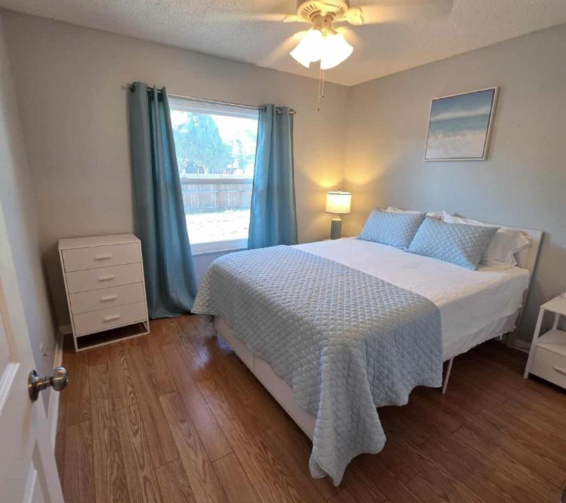Photo of Bedroom in United Central