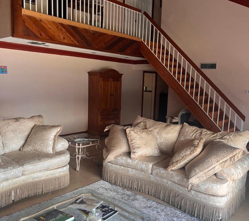 Photo of Livingroom in Lauderhill