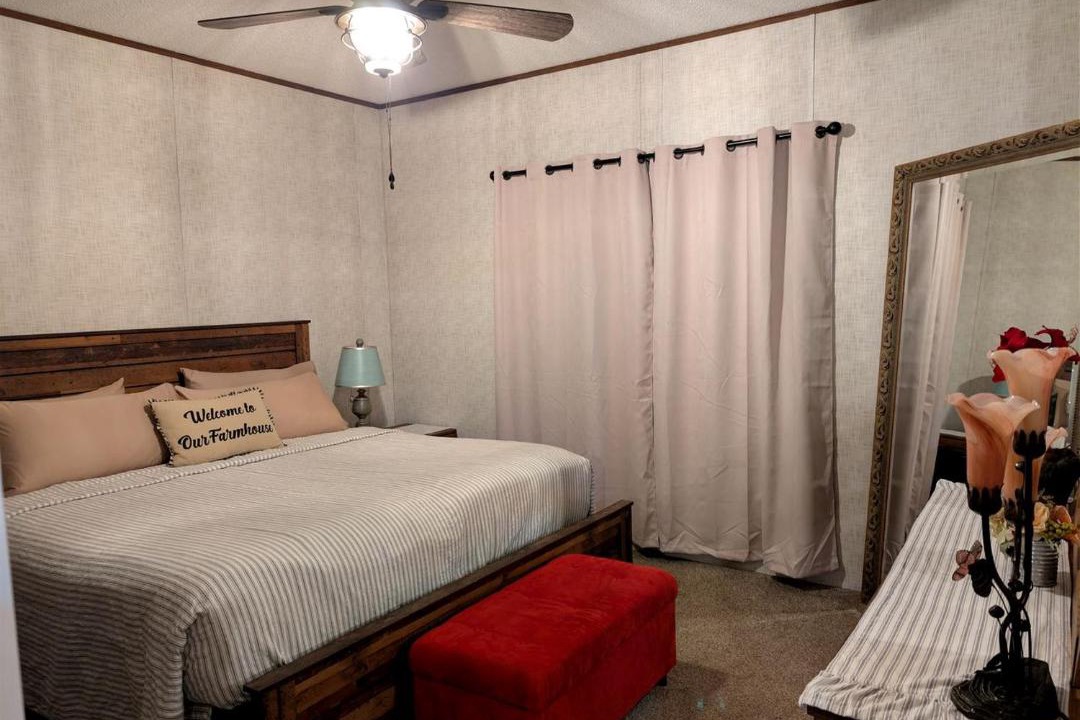 Photo of Bedroom in Putnam Hall