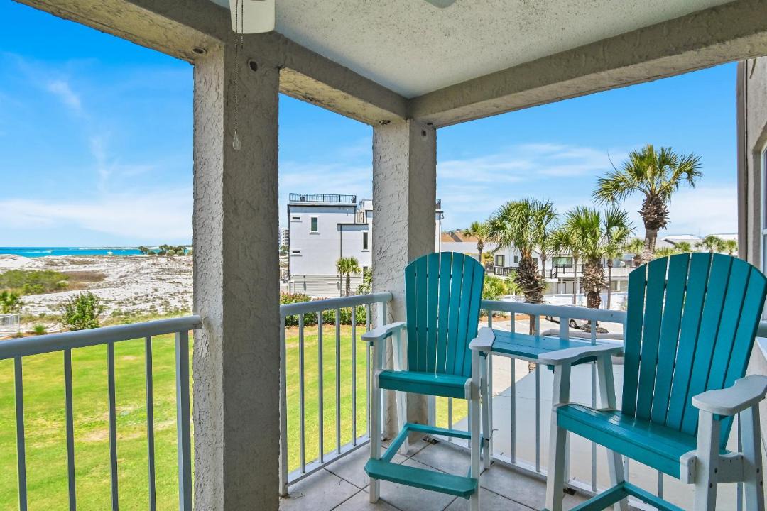 Photo of Patio Balcony in Holiday Isle