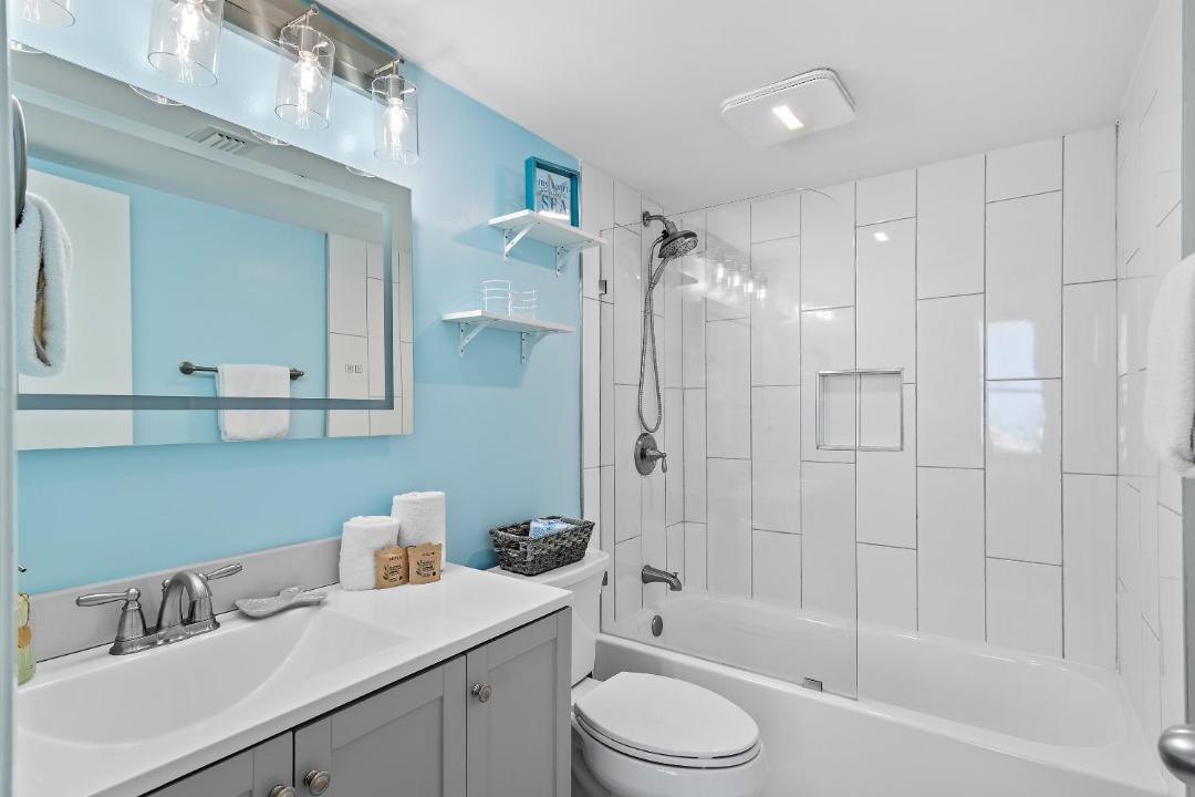 Photo of Bathroom in Holiday Isle