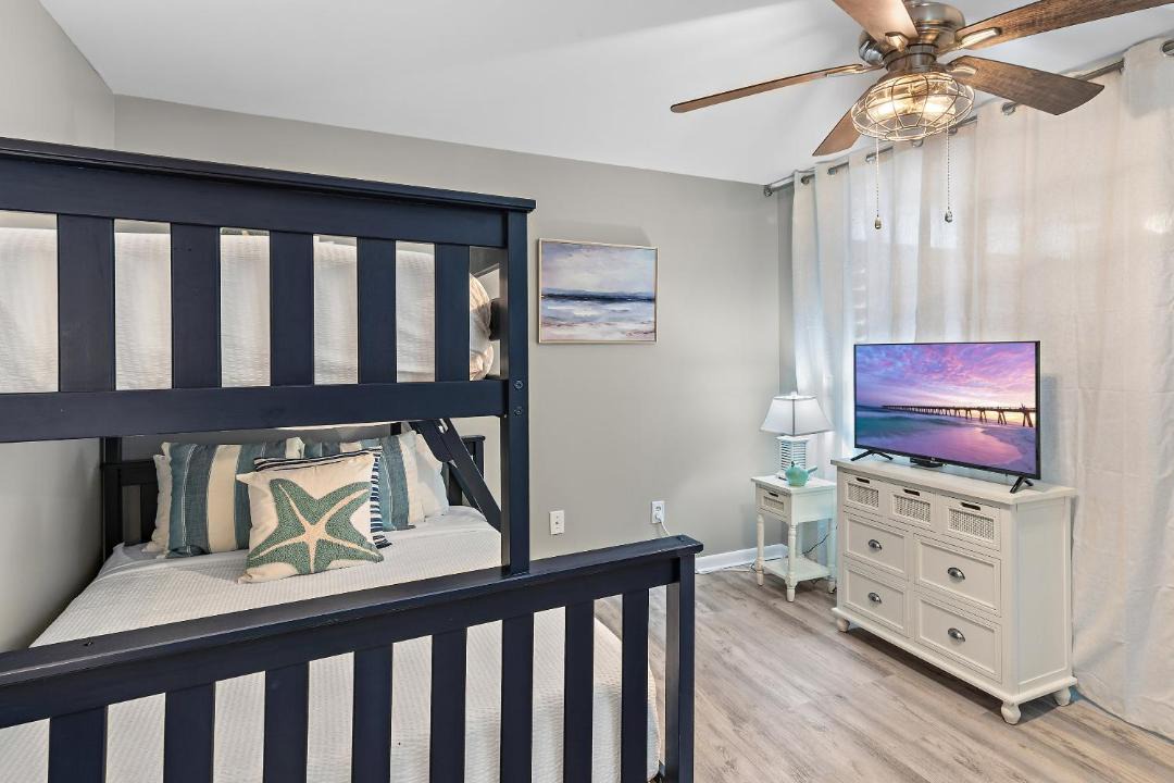 Photo of Bedroom in Holiday Isle