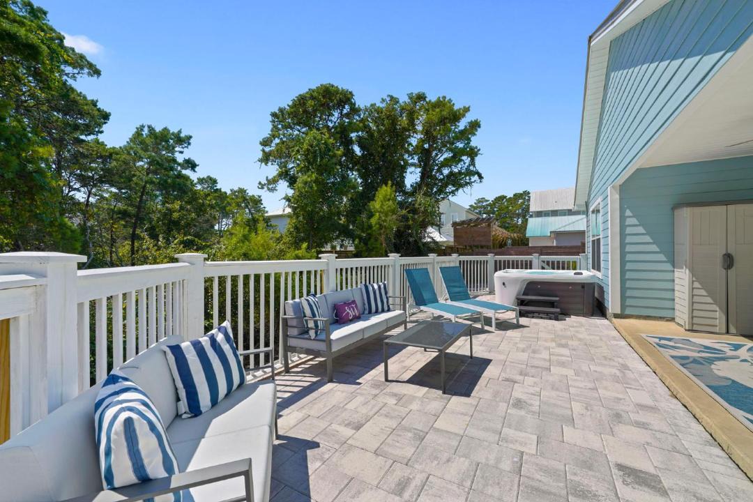 Photo of Patio Balcony in Gulfview Heights
