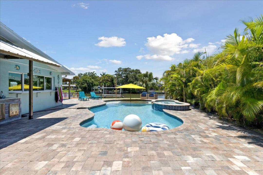 Photo of Others in Cocoa Isles