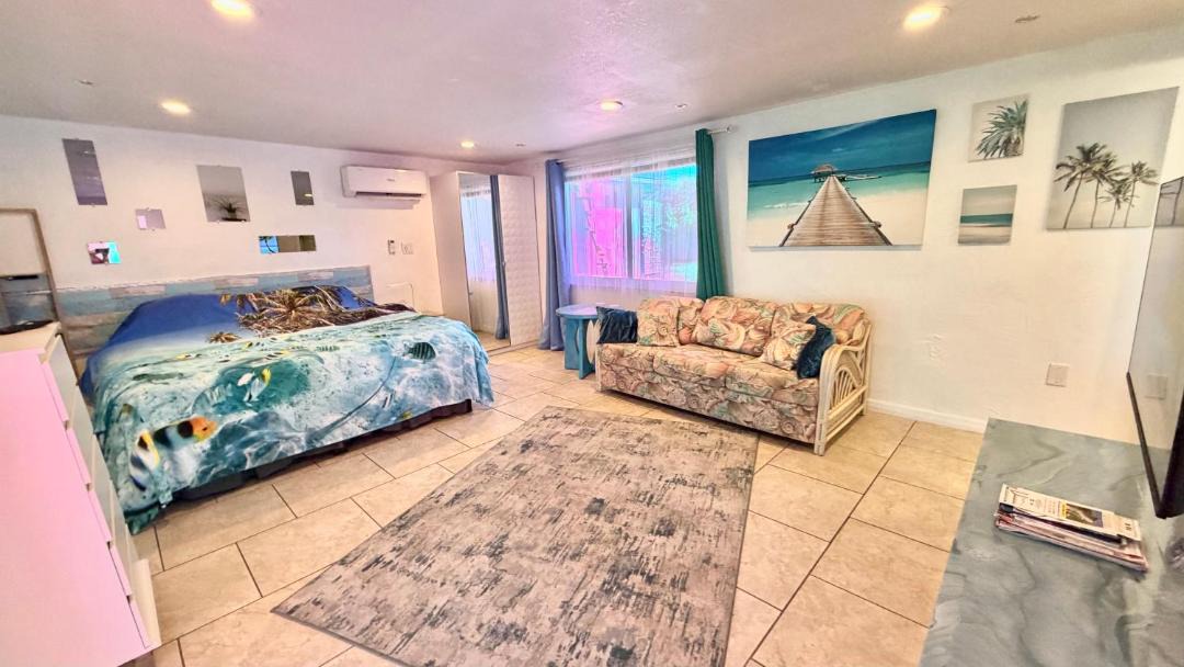 Photo of Bedroom in Gulf Gate Estates