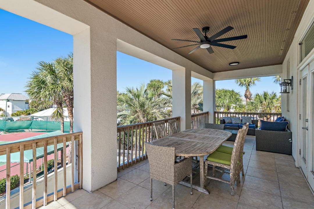 Photo of Patio Balcony in Holiday Isle