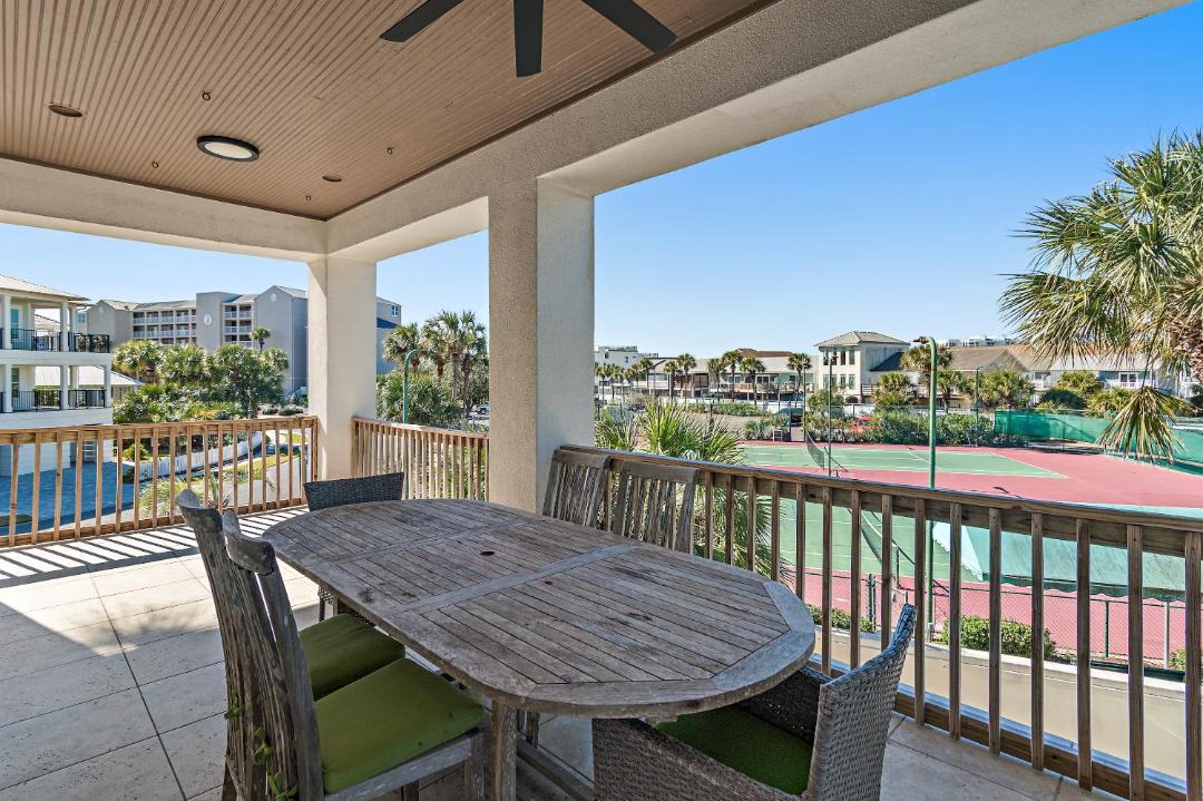 Photo of Patio Balcony in Holiday Isle