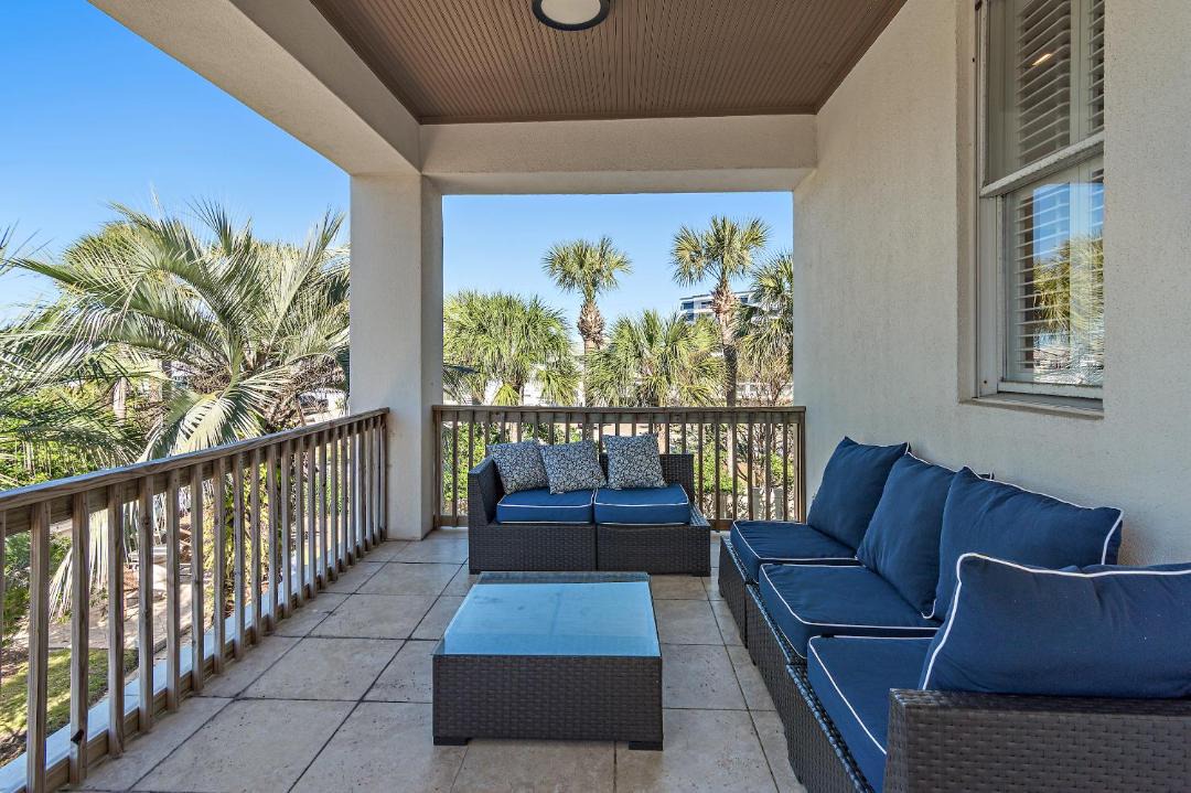 Photo of Patio Balcony in Holiday Isle