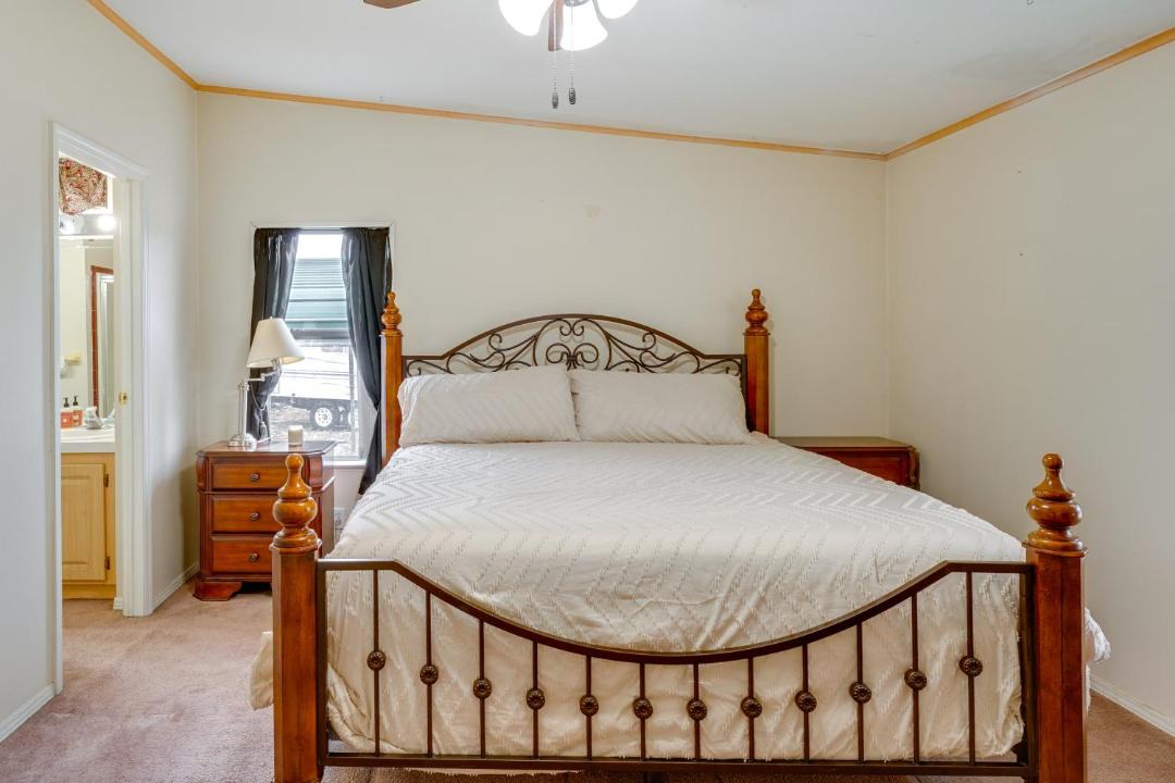 Photo of Bedroom in Perry
