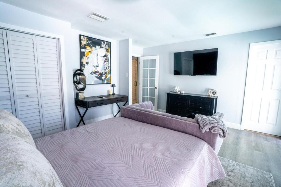 Photo of Bedroom in Tampa Shores