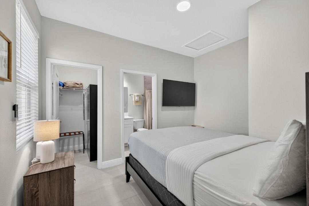 Photo of Bedroom in Bearss Plaza