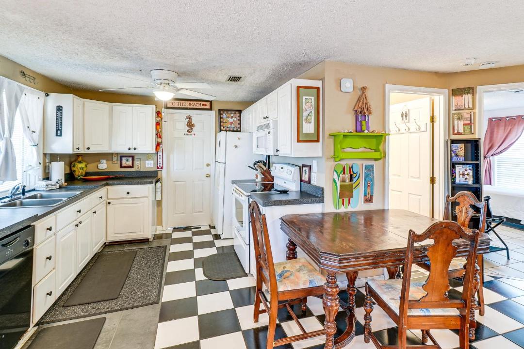 Photo of Kitchen in Laguna Beach