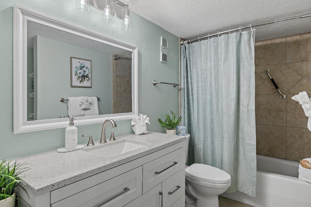 Photo of Bathroom in Holiday Isle