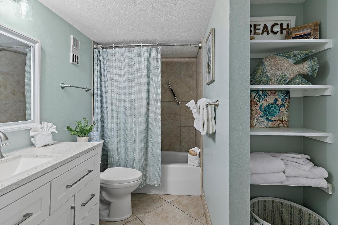 Photo of Bathroom in Holiday Isle