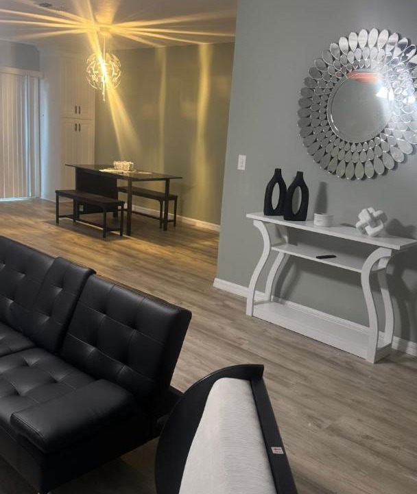 Photo of Livingroom in Town N County Park