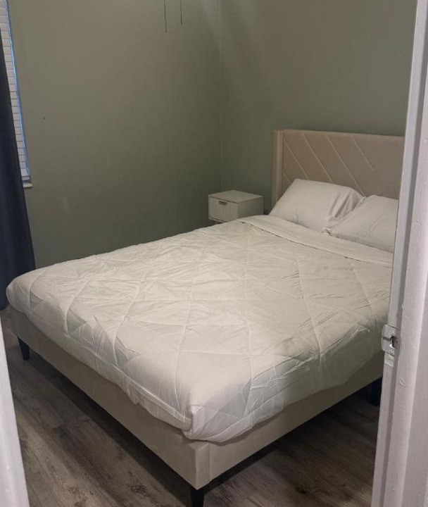 Photo of Bedroom in Town N County Park