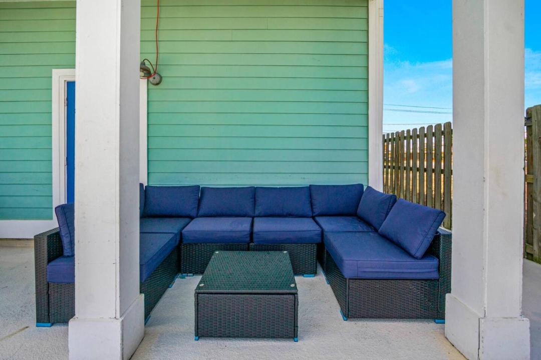 Photo of Patio Balcony in Biltmore Beach