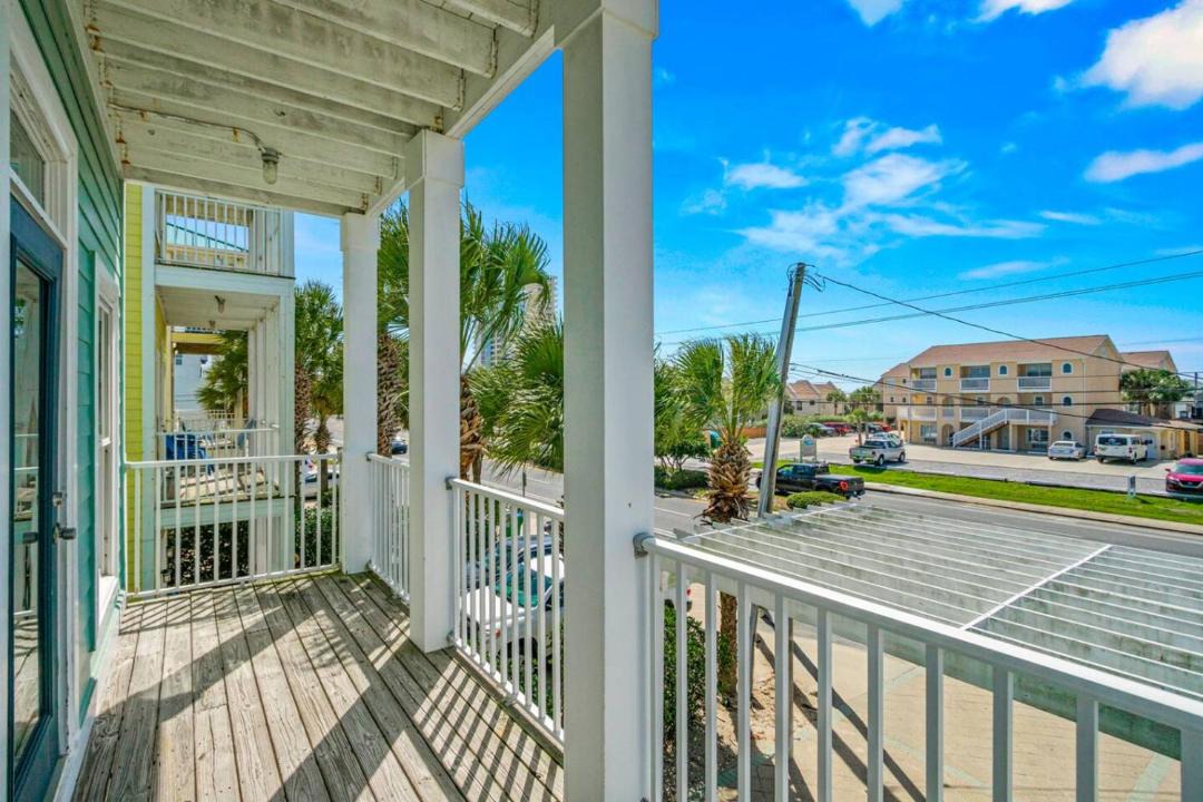 Photo of Patio Balcony in Biltmore Beach