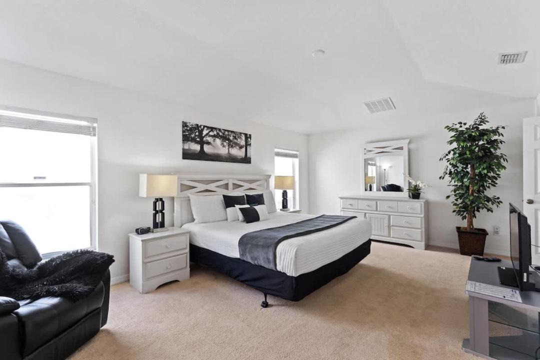 Photo of Bedroom in Veranda Palms