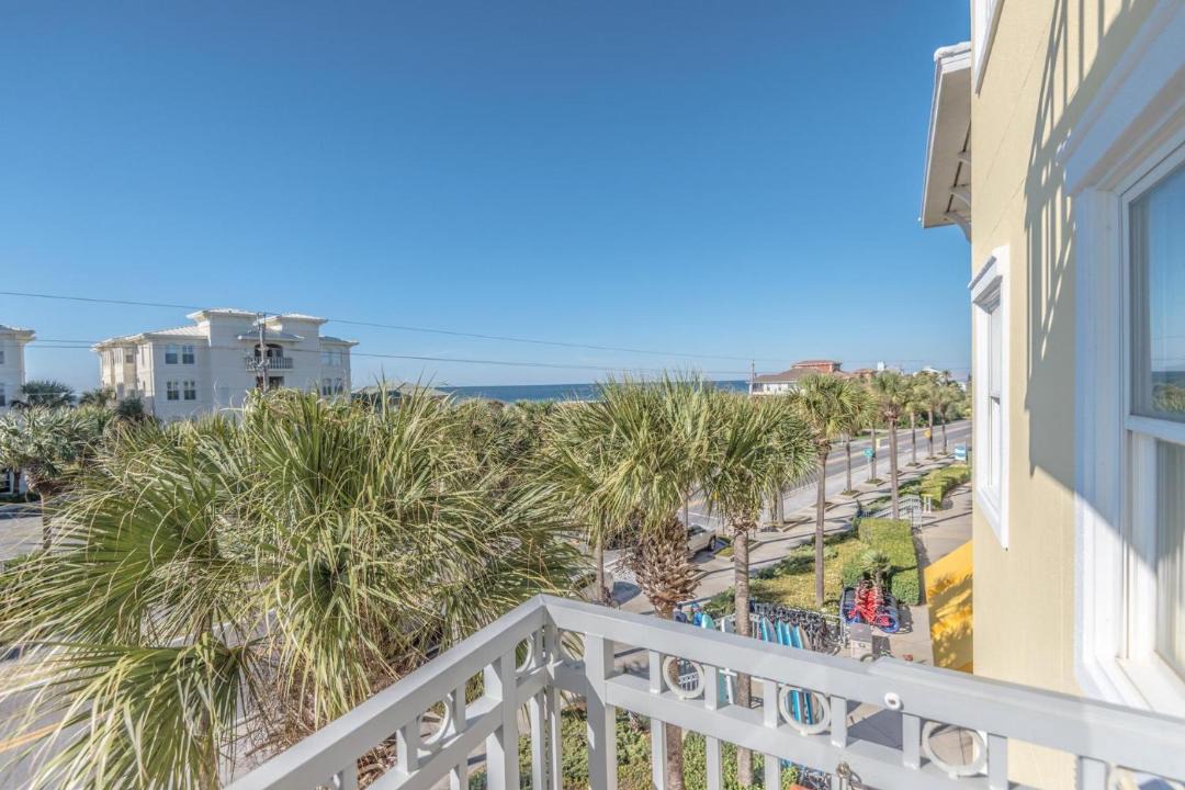 Photo of Patio Balcony in Gulf Place