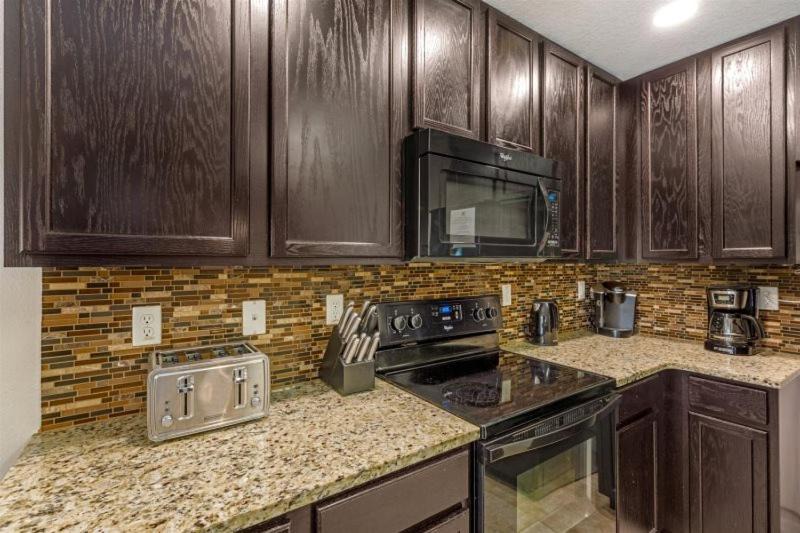 Photo of Kitchen in Veranda Palms