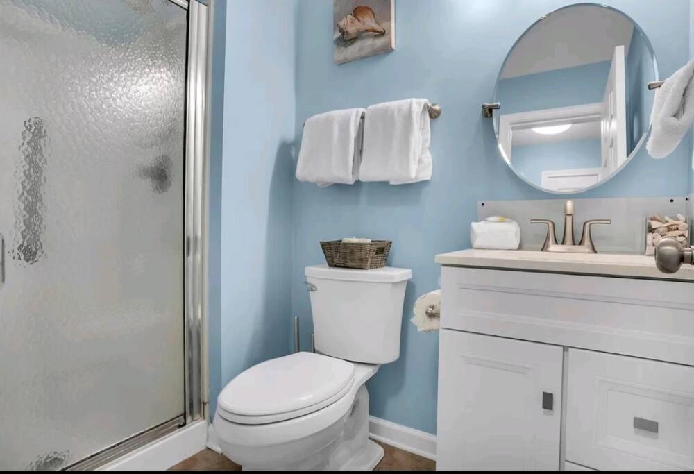 Photo of Bathroom in Holiday Isle