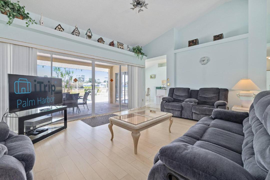 Photo of Livingroom in Fairway Oaks
