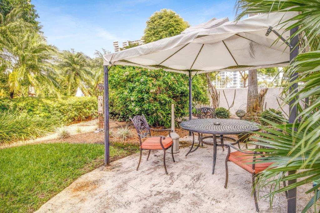 Photo of Patio Balcony in Bayshore