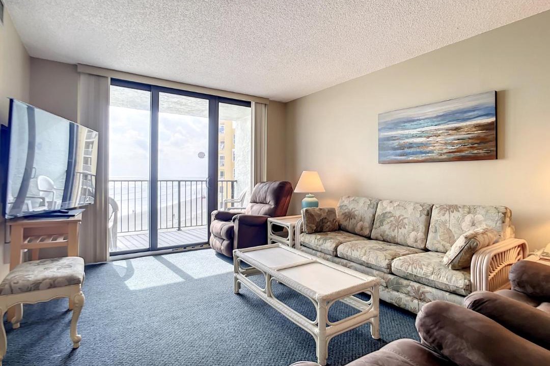 Photo of Livingroom in New Smyrna Beach
