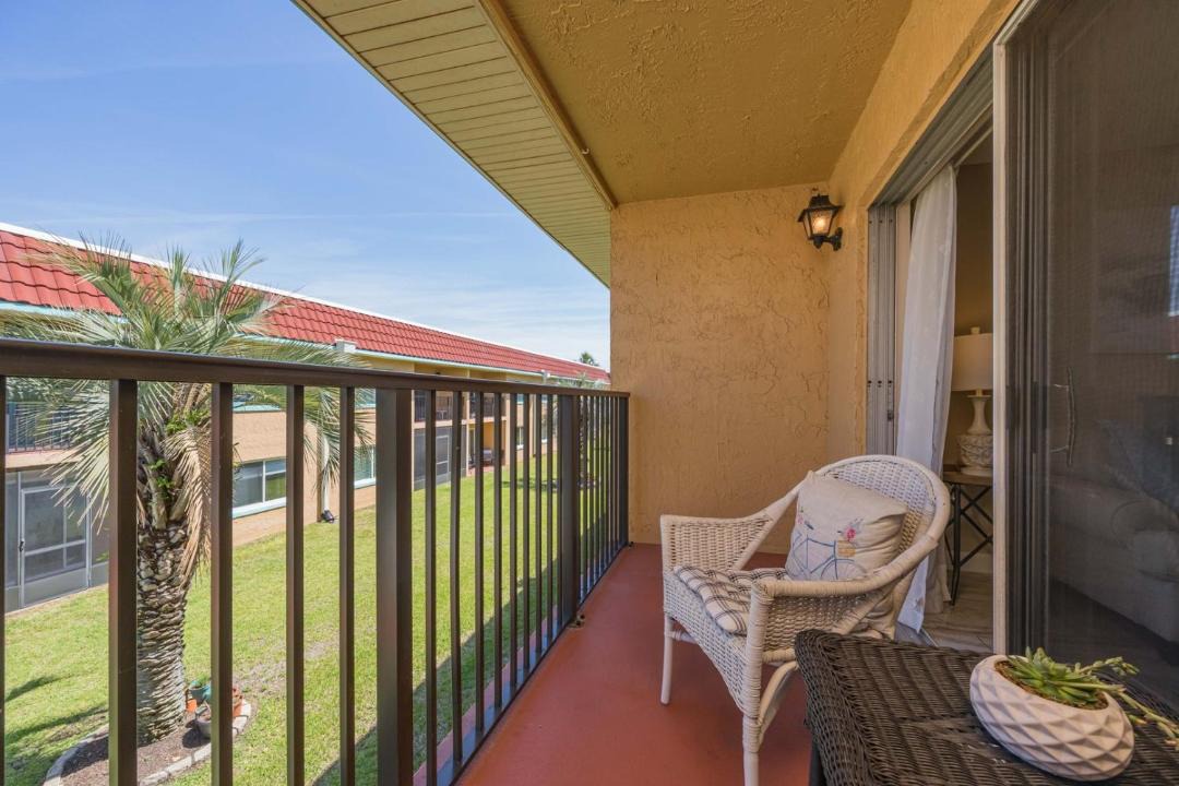 Photo of Patio Balcony in Crescent Beach
