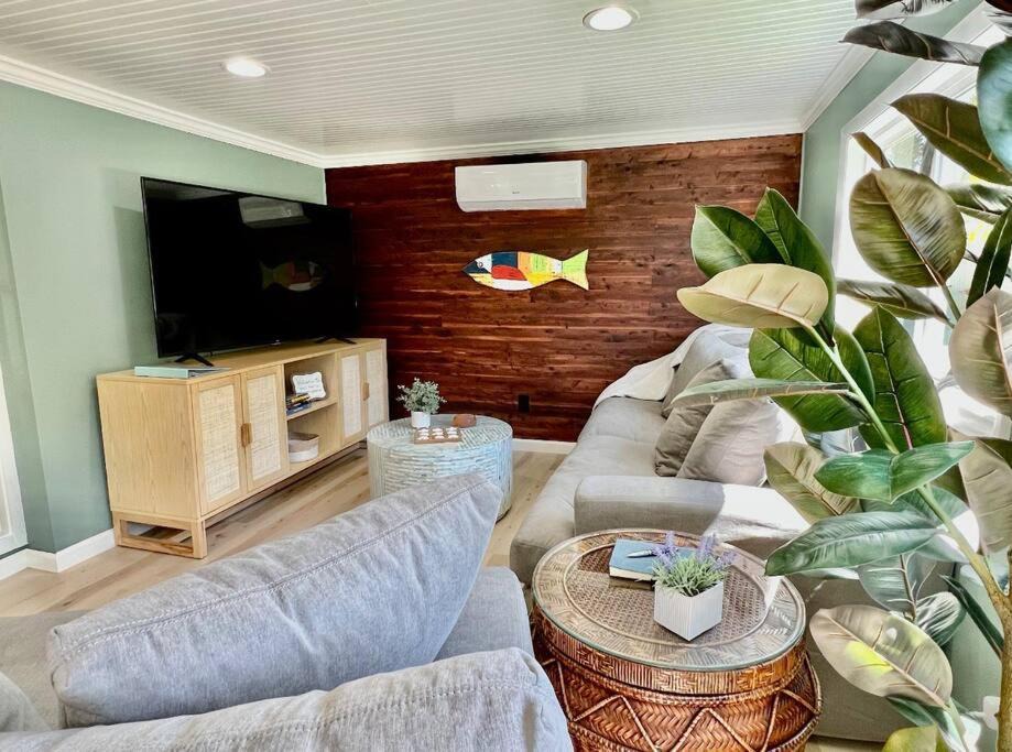 Photo of Livingroom in Cocoa Isles