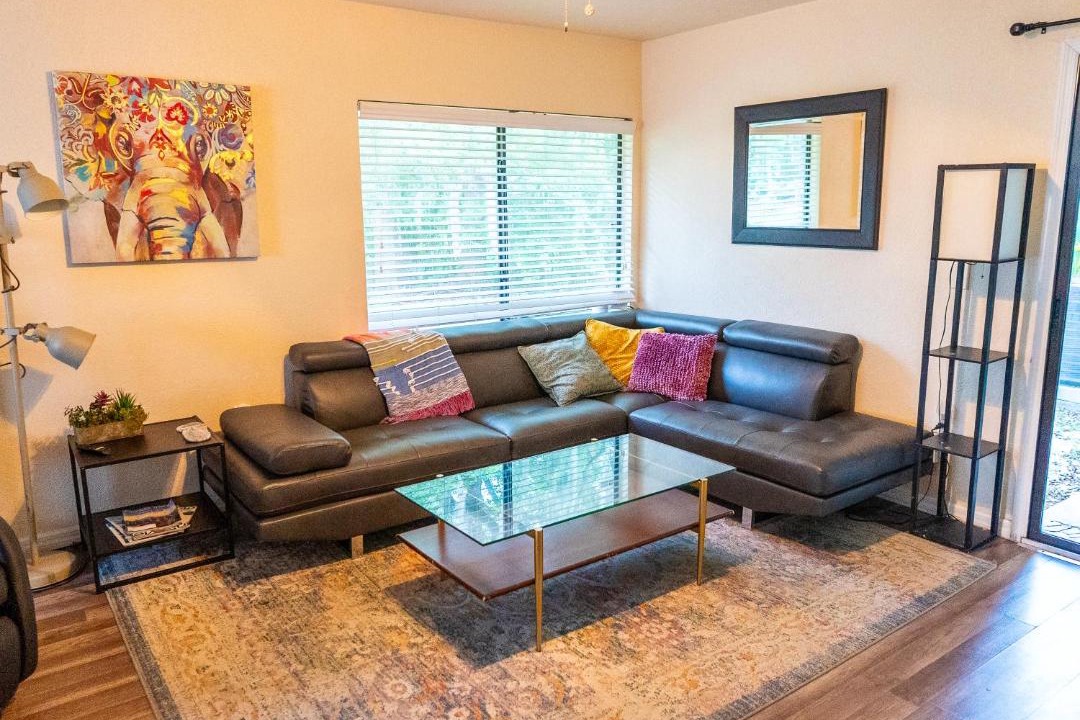 Photo of Livingroom in University Heights