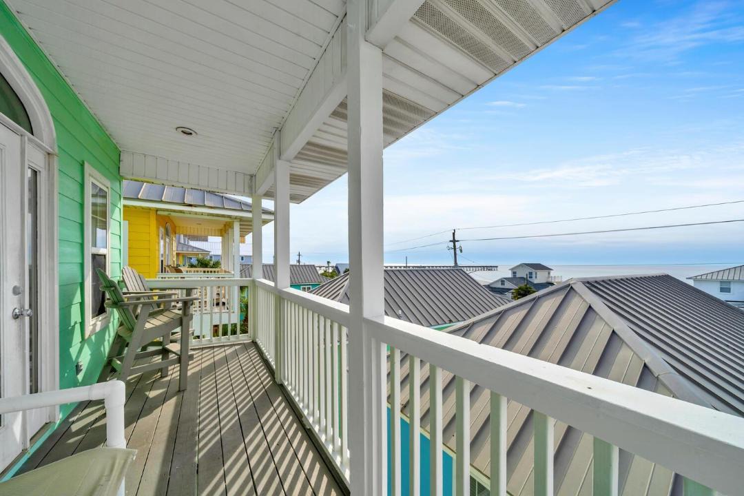 Photo of Patio Balcony in Lullwater Beach