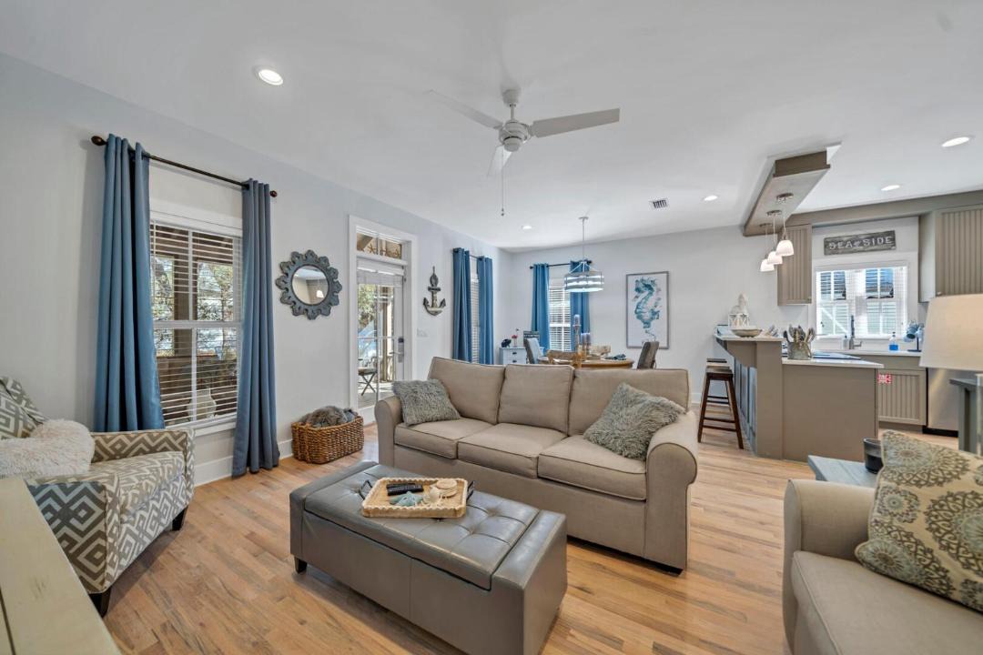 Photo of Livingroom in Seacrest
