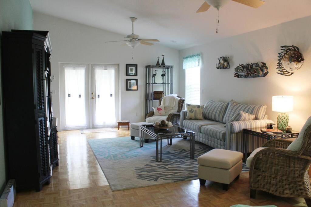 Photo of Livingroom in Tarpon Springs