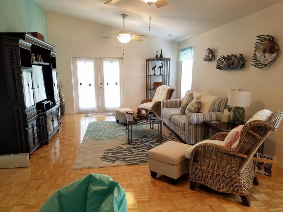 Photo of Livingroom in Tarpon Springs