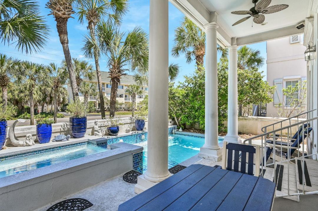 Photo of Patio Balcony in Holiday Isle