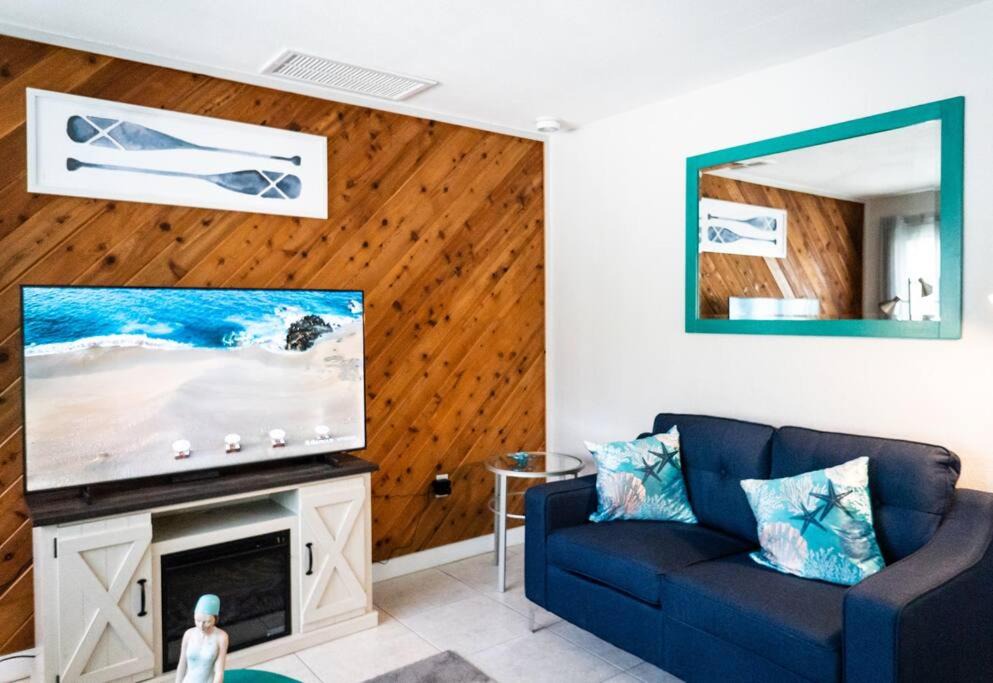 Photo of Livingroom in Baywood Village