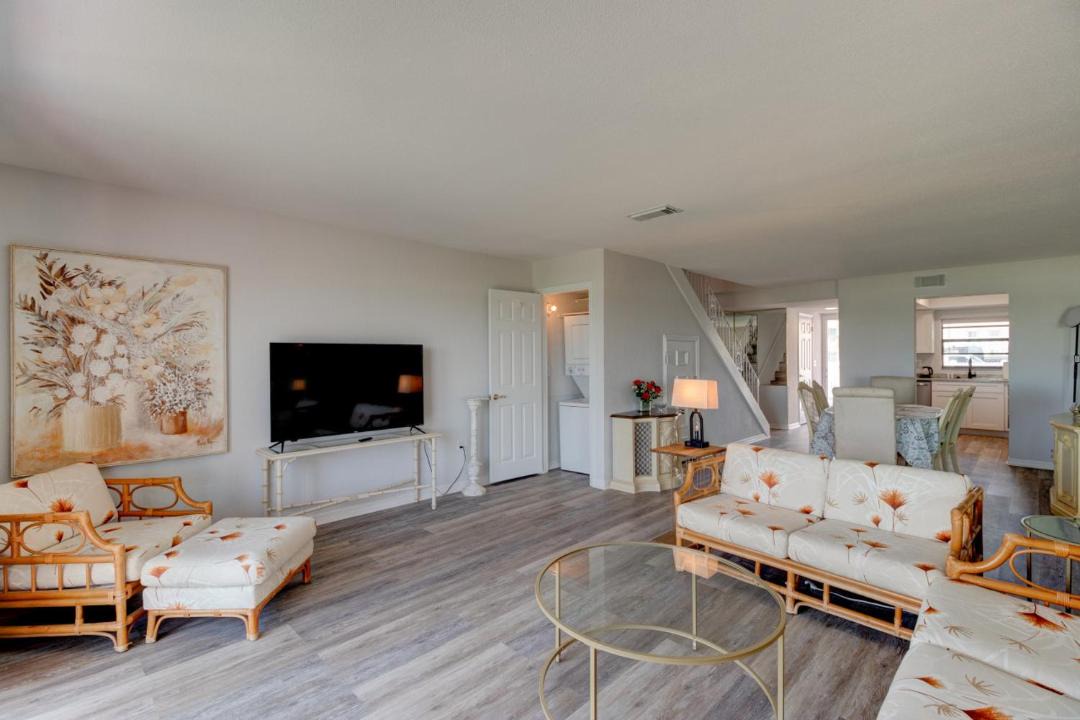 Photo of Livingroom in Southern Shores