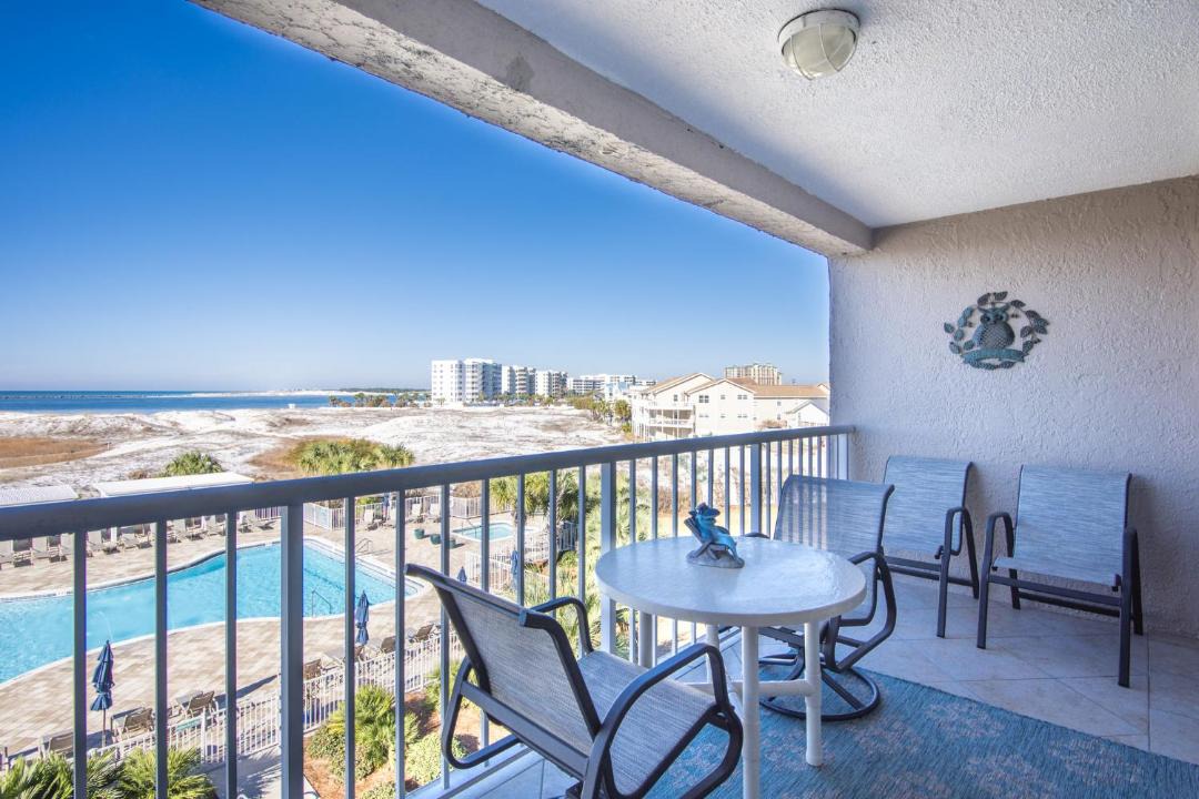 Photo of Patio Balcony in Holiday Isle